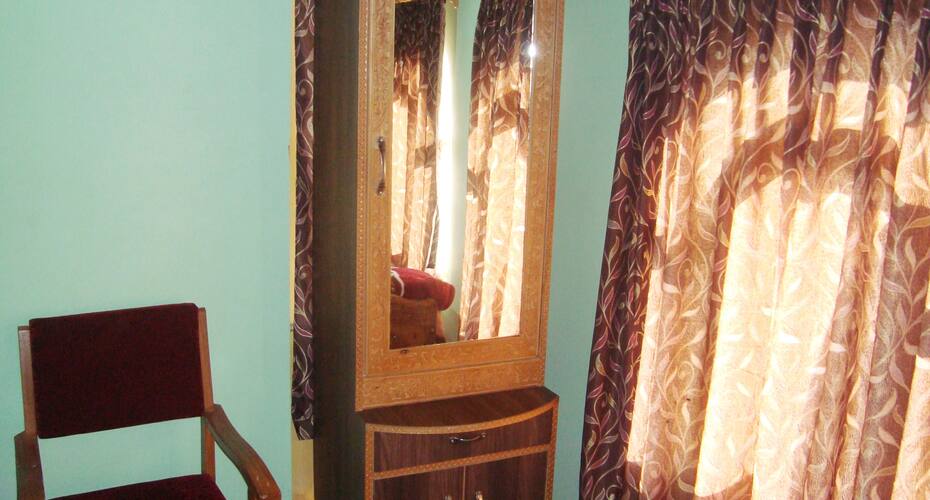 Hotel Grand Nishat, Srinagar 3